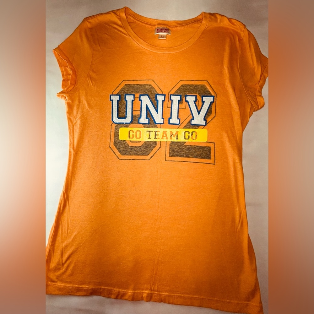 Women’s Large Orange 82 UNIV T-shirt